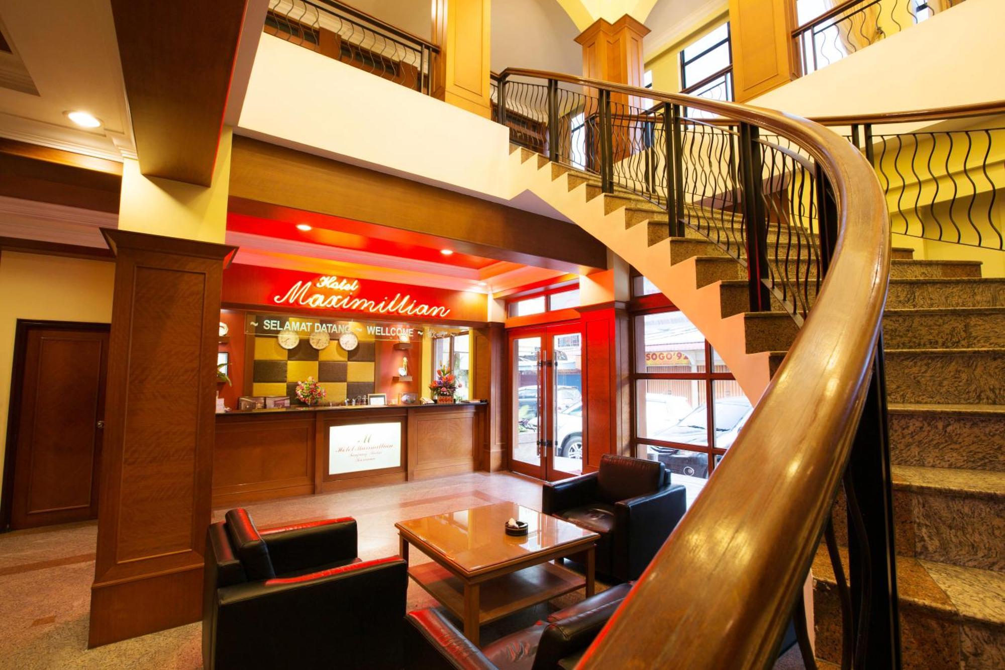 Hotel Maximillian Танджунг Балай Каримун Екстериор снимка
