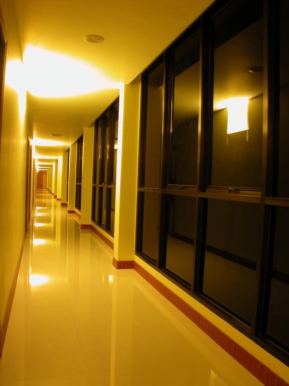 Hotel Maximillian Танджунг Балай Каримун Екстериор снимка